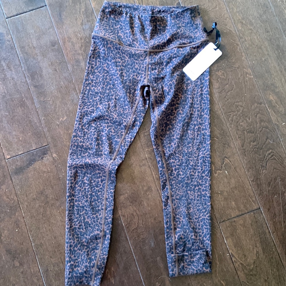 Let’s move Varley leggings, brand new!